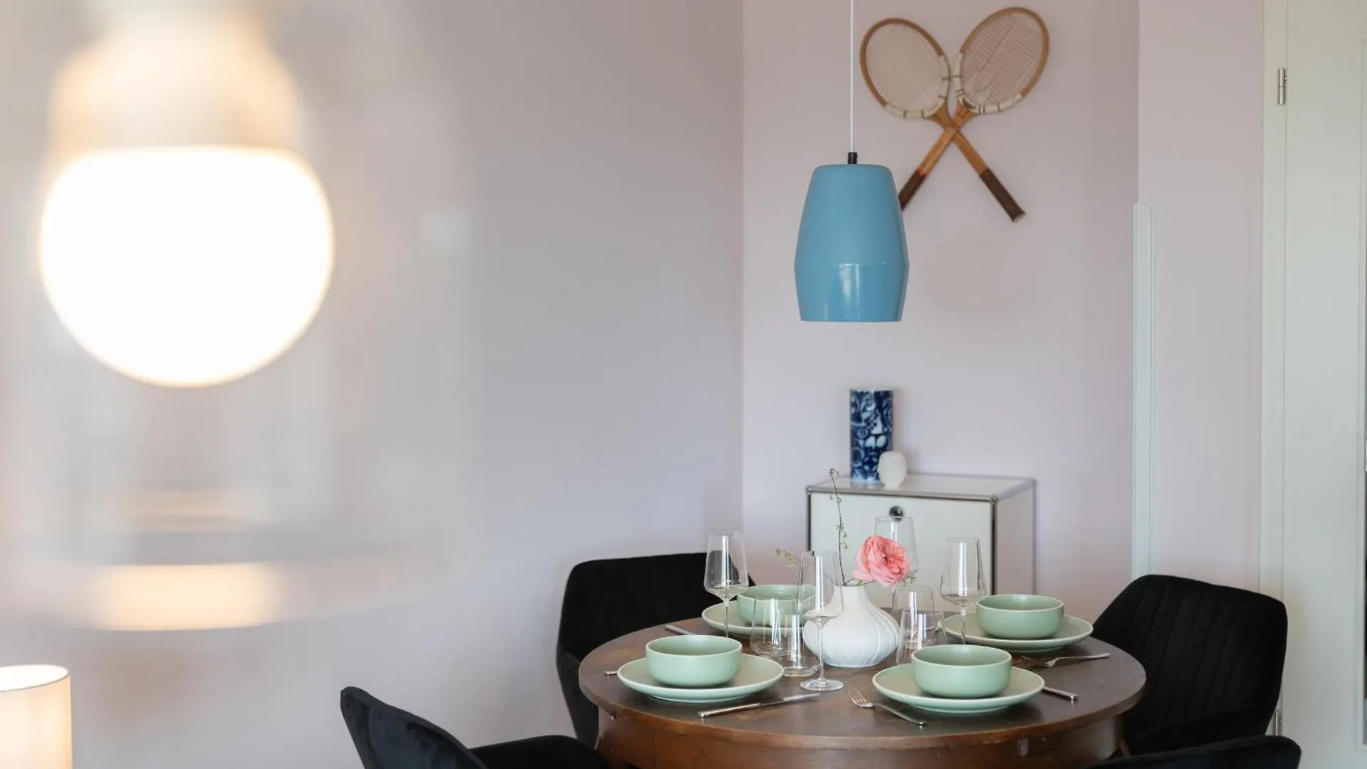 Daire Cls Moderne City-Wohnung Hamburg Tiefgarage, Klimaanlage, 65 Zoll Smart-Tv, E-Laden, Balkon, Parken, Blick Ueber Hamburg, Cafe Im Haus, Bus Gegenueber, Flex Check In Almanya