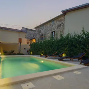 https://authentic-istrian-villa-stazione-with-pool.in-istria.net
